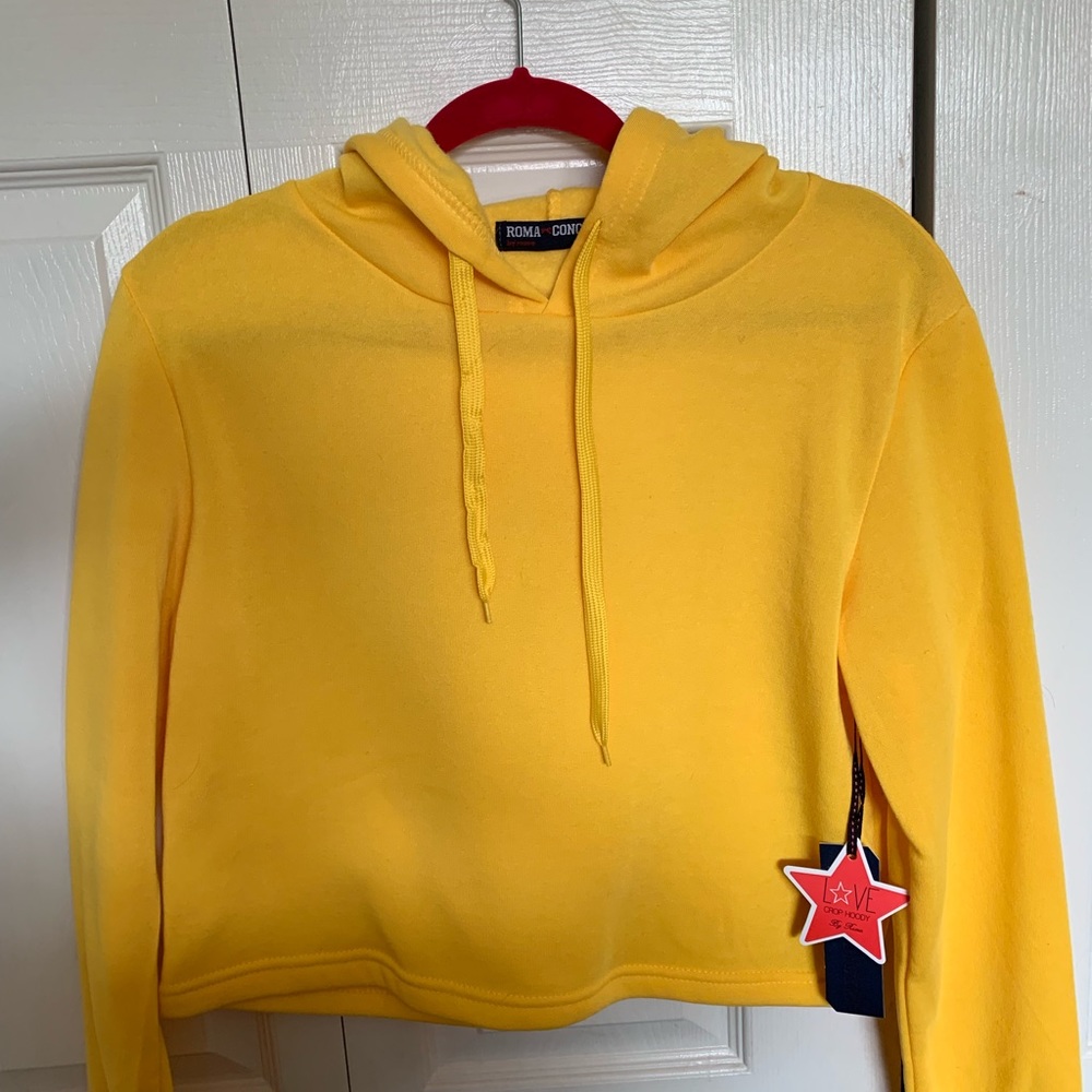 Cropped yellow hoodie. 🌸ALL OFFERS WELCOME🌸